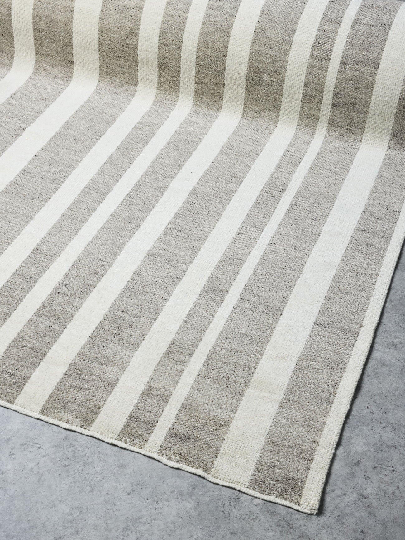 Zephyr Taupe Sample